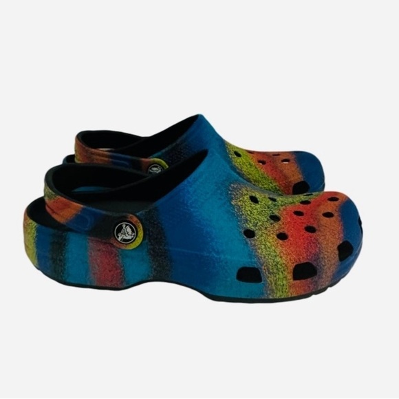 Crocs Classic Multicolor Tie-Spray Dye Graphic Clog, Big Kid 5M, NWOT - Picture 8 of 12